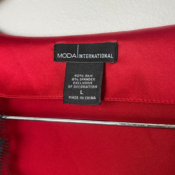 VTG Moda Int. Women's Silk Top Size L Cherry Red Black Trim Vamp Goth Whimsical - Picture 3 of 10
